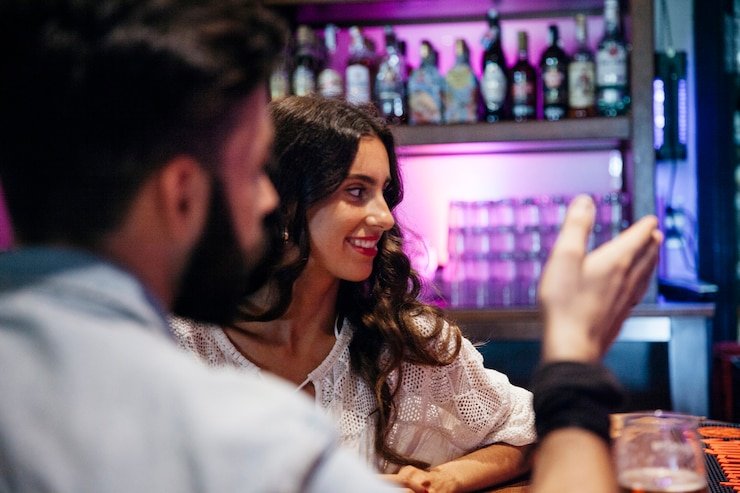 Dealer communication in VIP game session